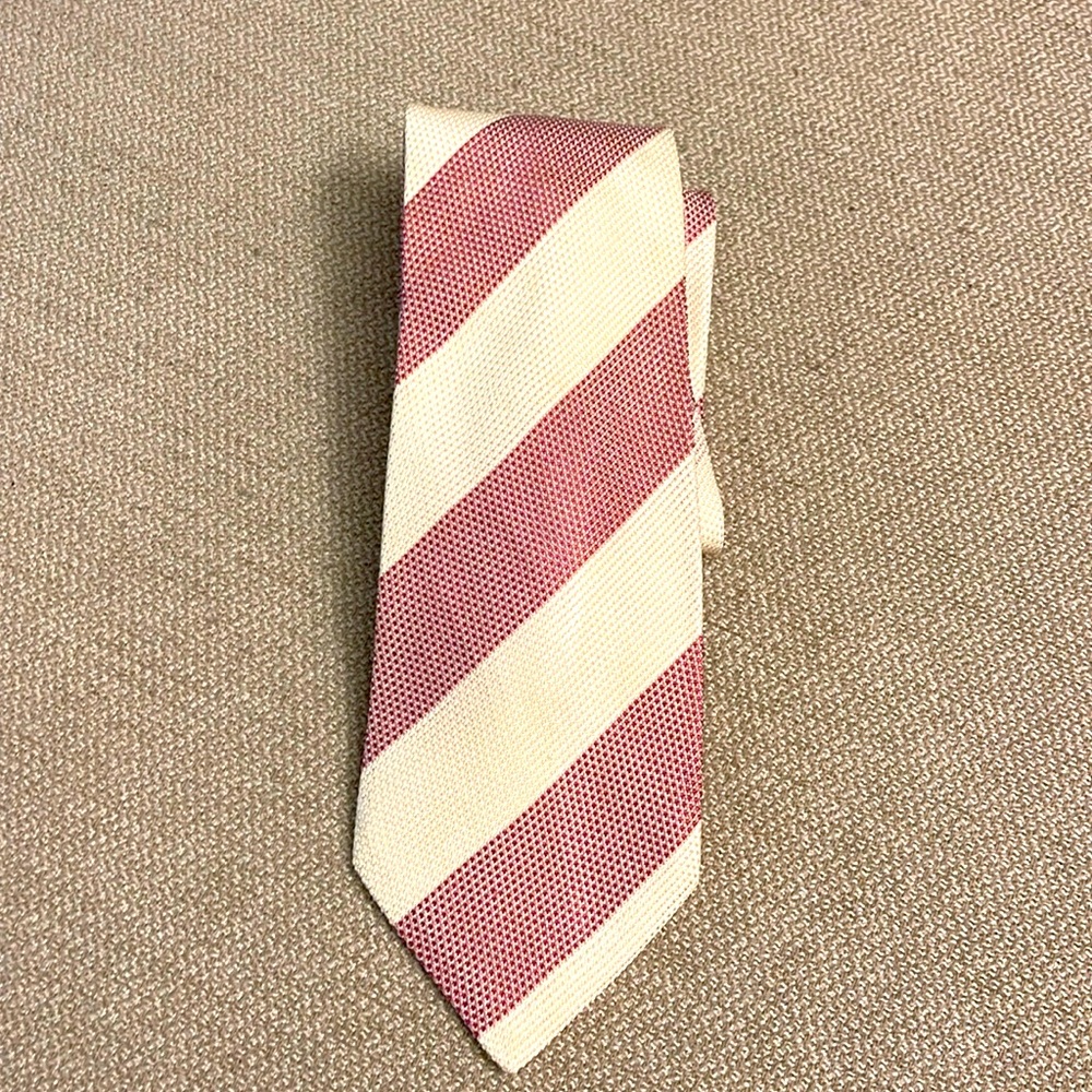 Brioni tie- excellent design
